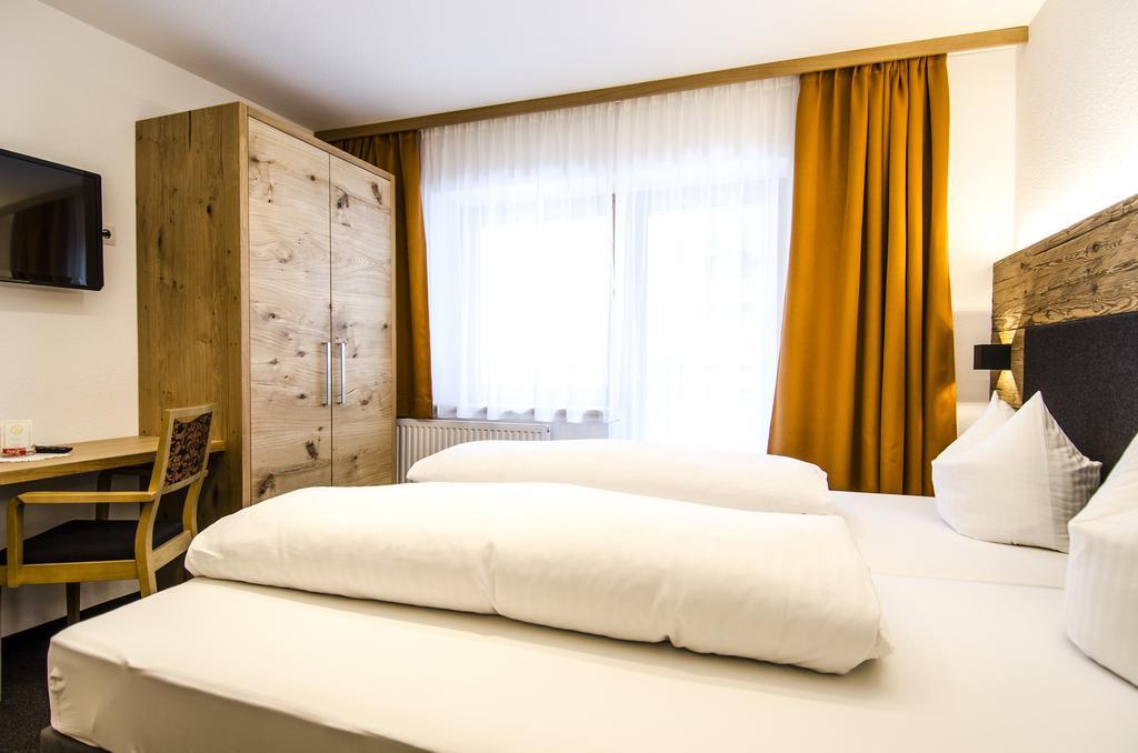 Hotel Garni Persutt Ишгъл Екстериор снимка