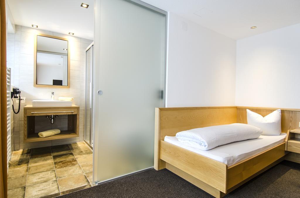 Hotel Garni Persutt Ишгъл Екстериор снимка