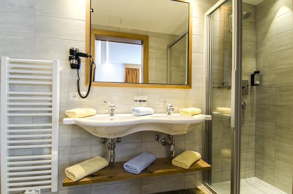 Hotel Garni Persutt Ишгъл Екстериор снимка