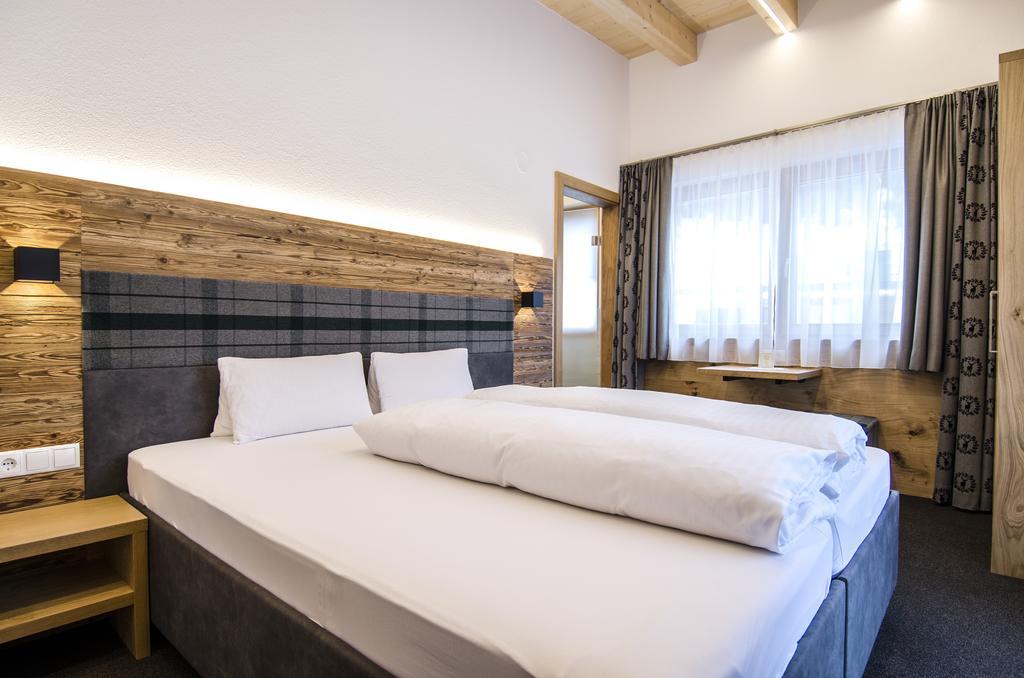 Hotel Garni Persutt Ишгъл Екстериор снимка