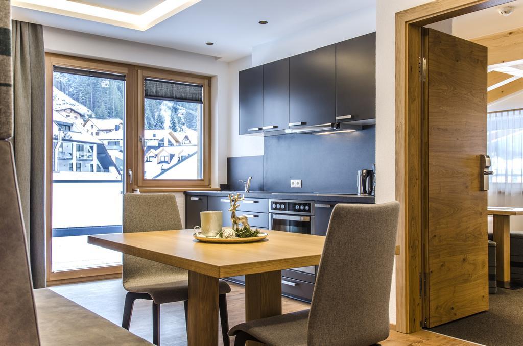 Hotel Garni Persutt Ишгъл Екстериор снимка